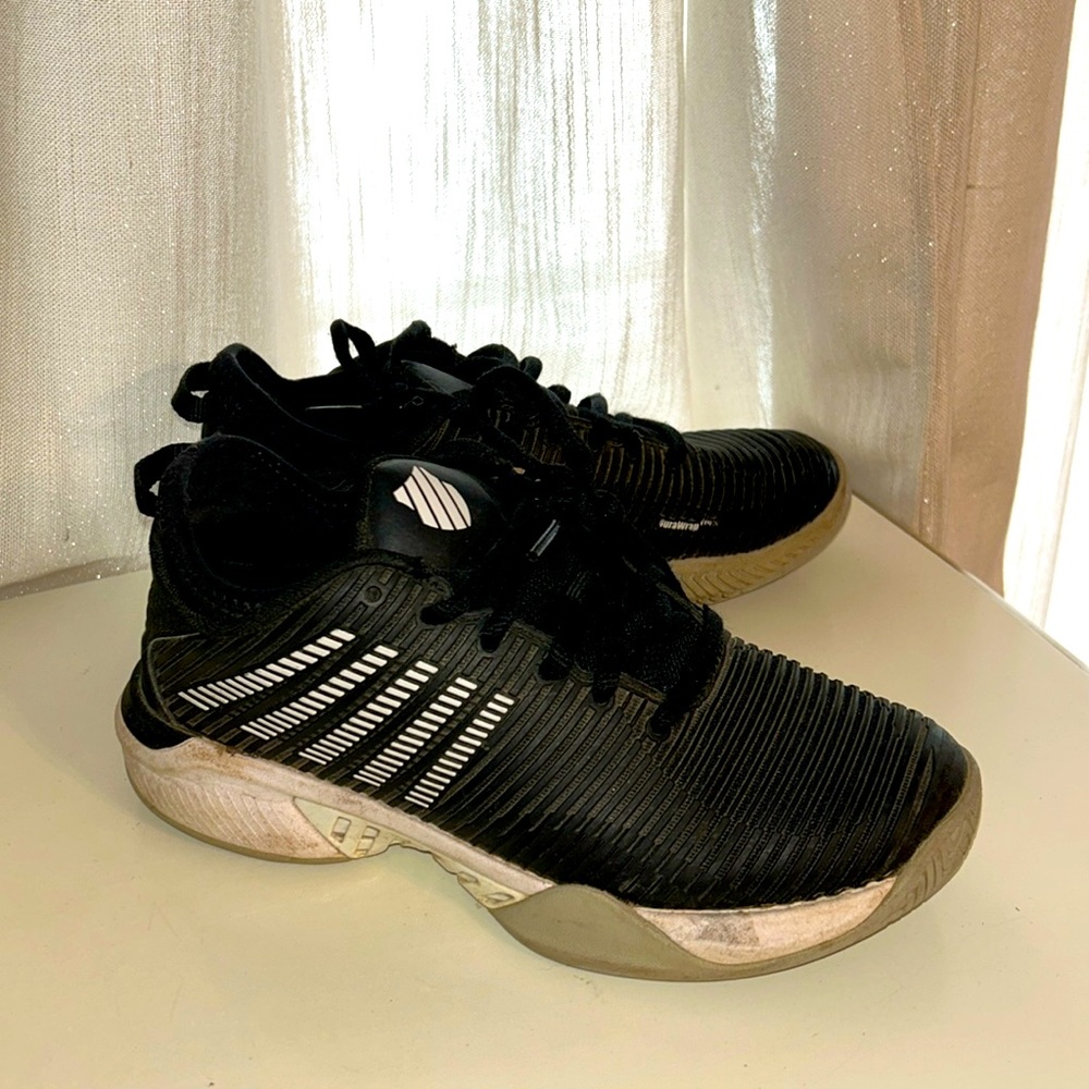 Kids Tennis Shoes